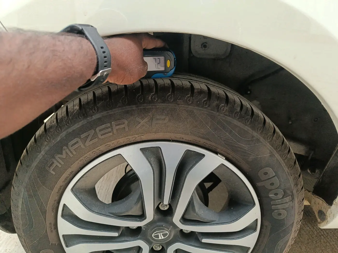2024 Tata Tiago XTA PETROL, Petrol, Automatic, 3,534 km, tyre