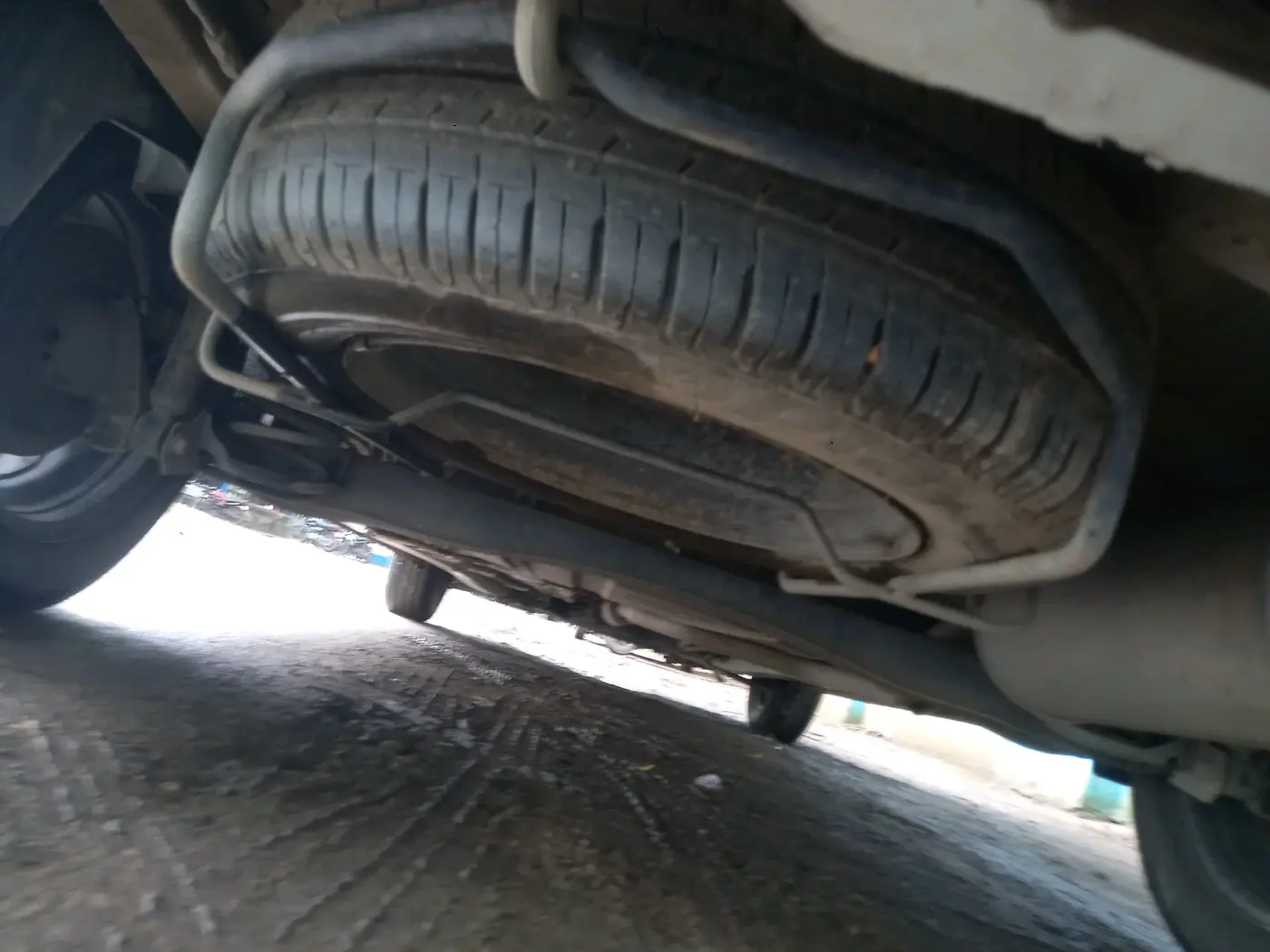 2021 Maruti Ertiga VXI CNG, CNG, Manual, 40,049 km, tyre