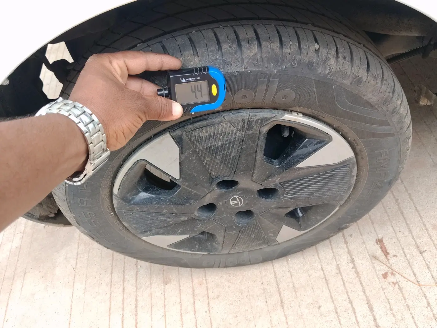 2026 Tata Tiago XTA CNG , CNG, Automatic, 5,379 km, tyre