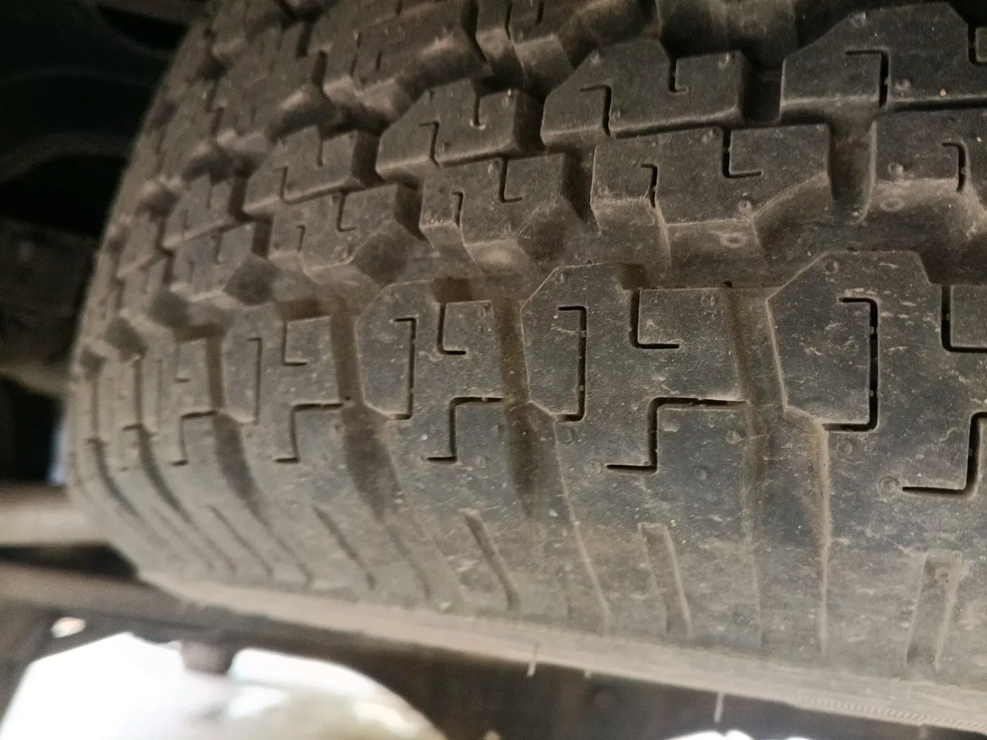 2018 Tata Hexa XM 4X2 7 STR, Diesel, Manual, 28,720 km, tyre