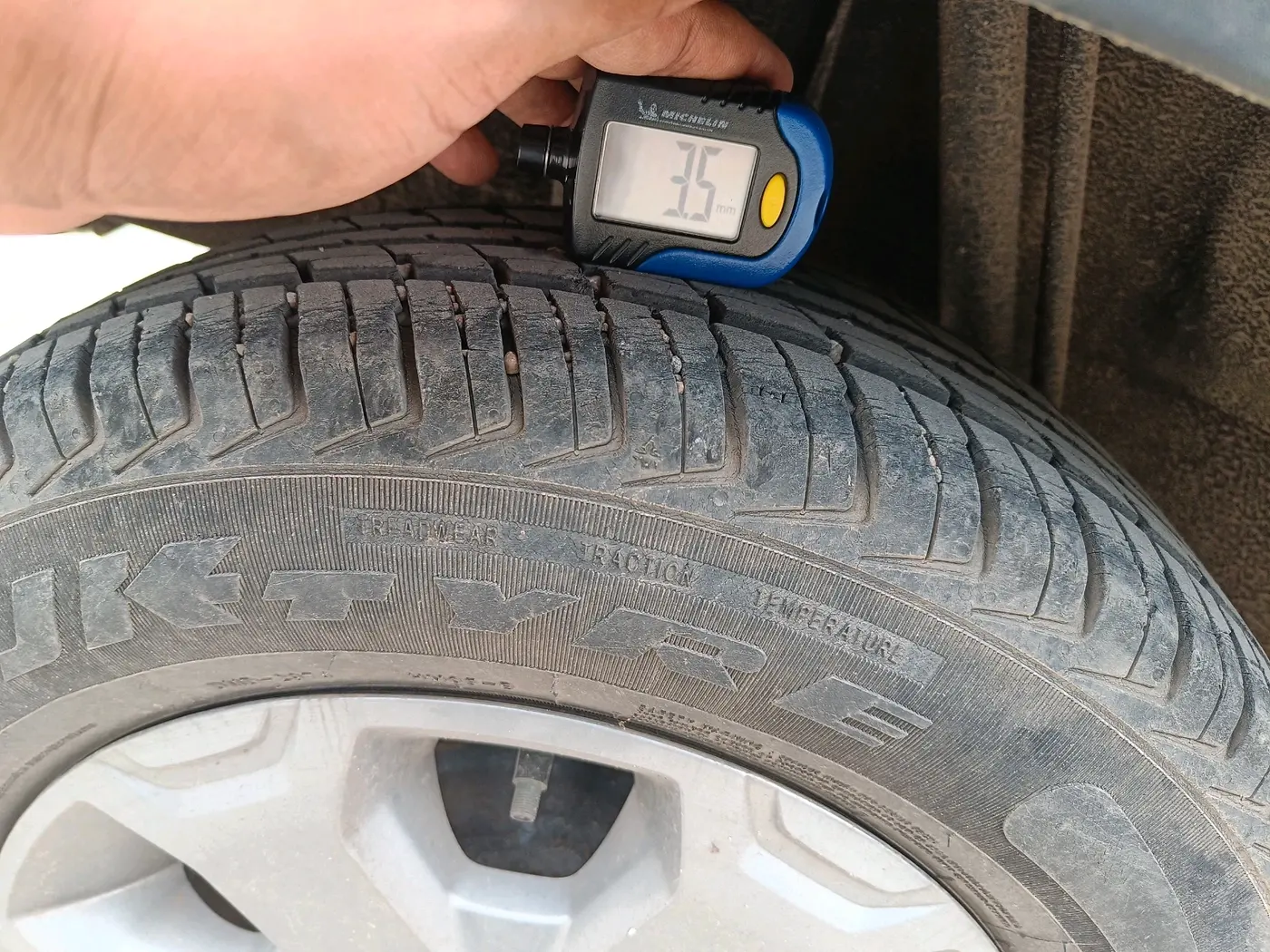 2018 Renault Kwid 1.0 MARVEL CAPTAIN AMERICA EDITION AMT, Petrol, Automatic, 24,622 km, tyre