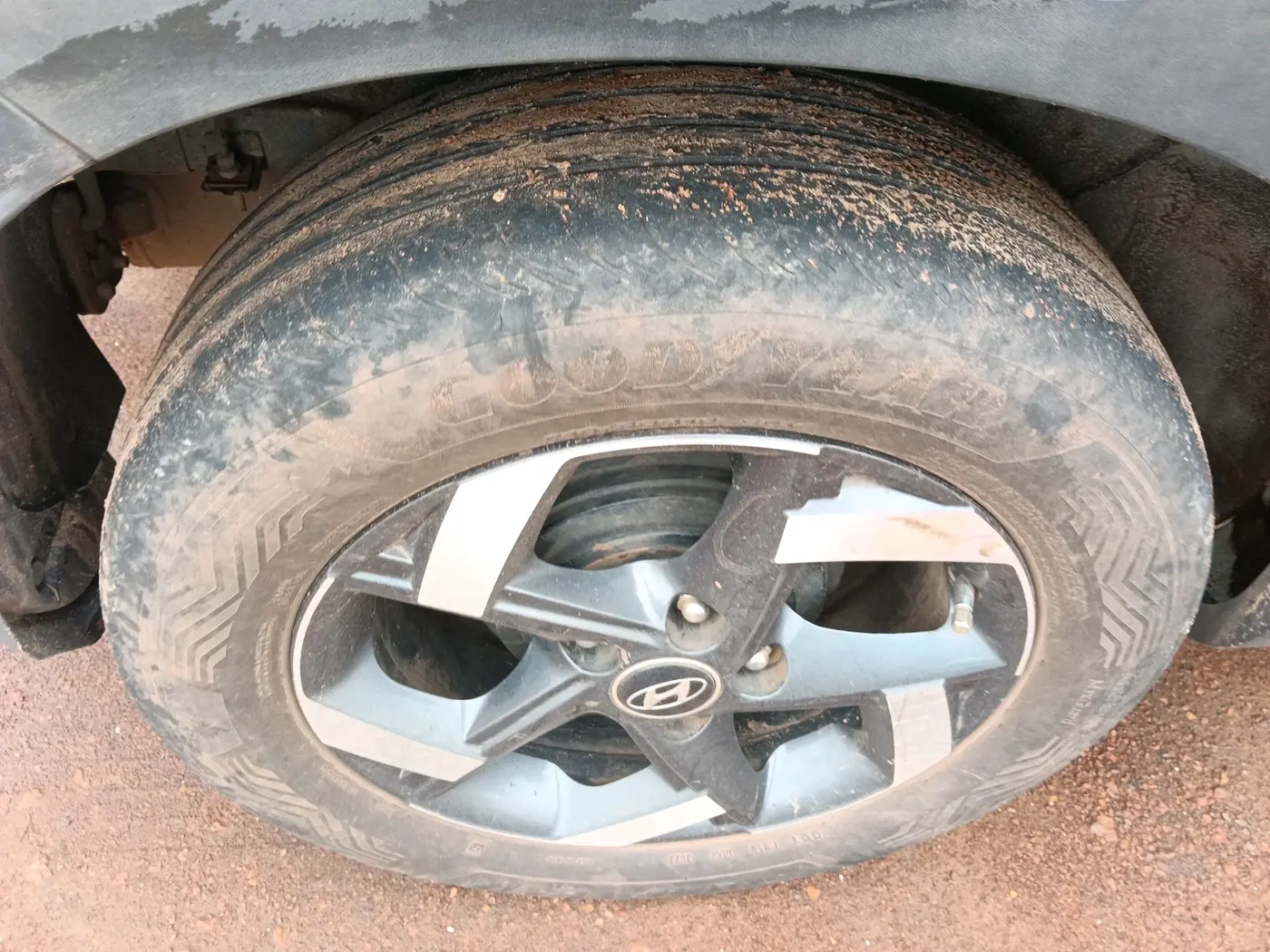2020 Hyundai VENUE SX 1.5 CRDI, Diesel, Manual, 91,380 km, tyre