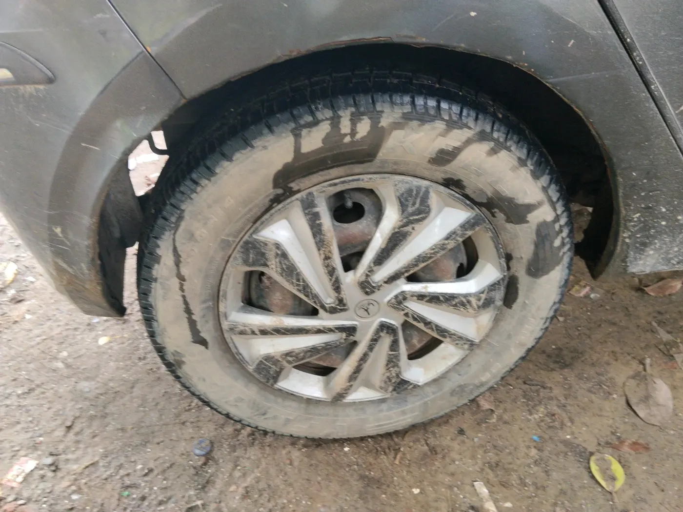 2021 Tata Tiago XT PETROL, Petrol, Manual, 77,132 km, tyre