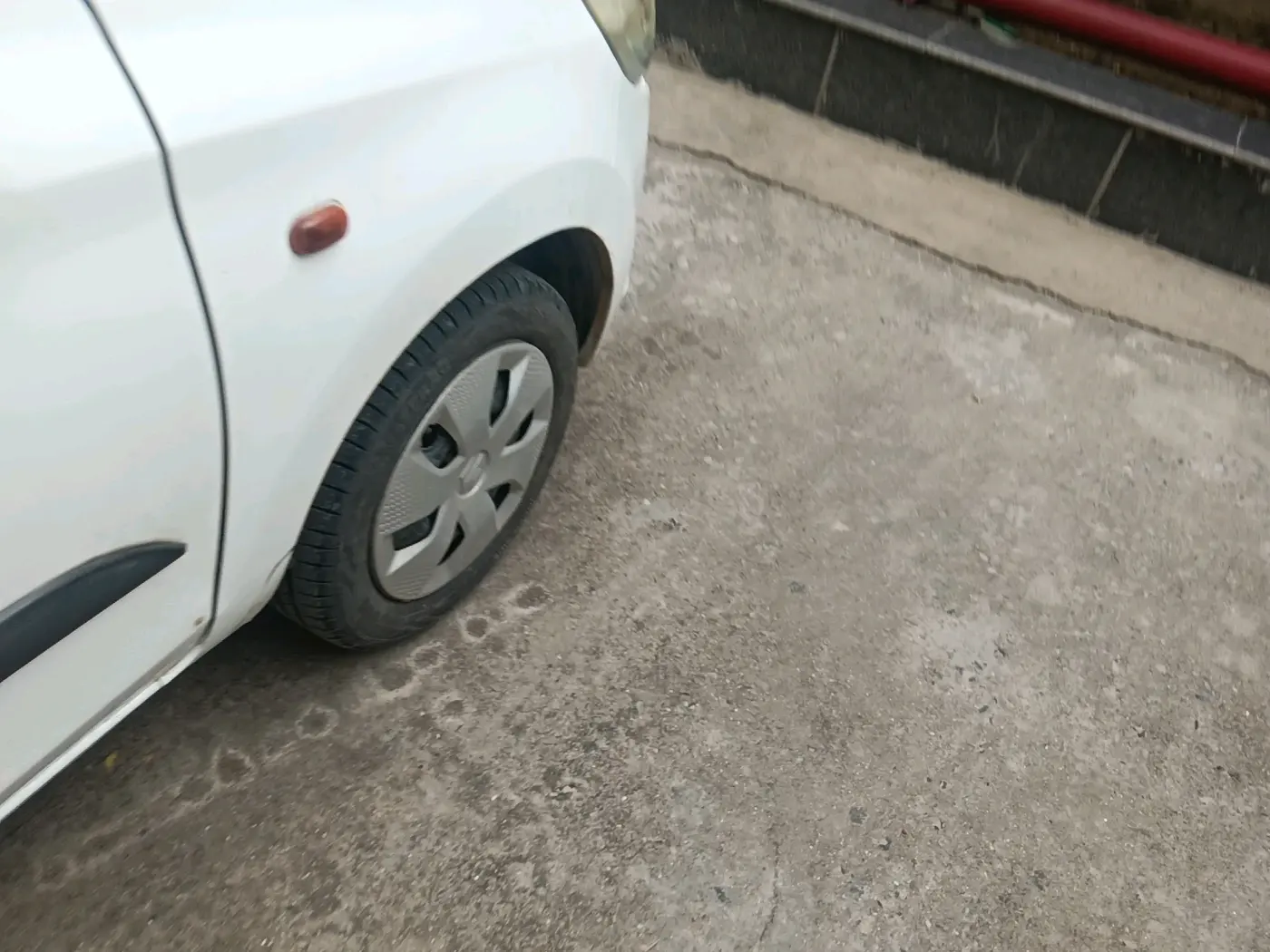 2016 Maruti Alto K10 VXI, CNG, Manual, 1,04,441 km, tyre