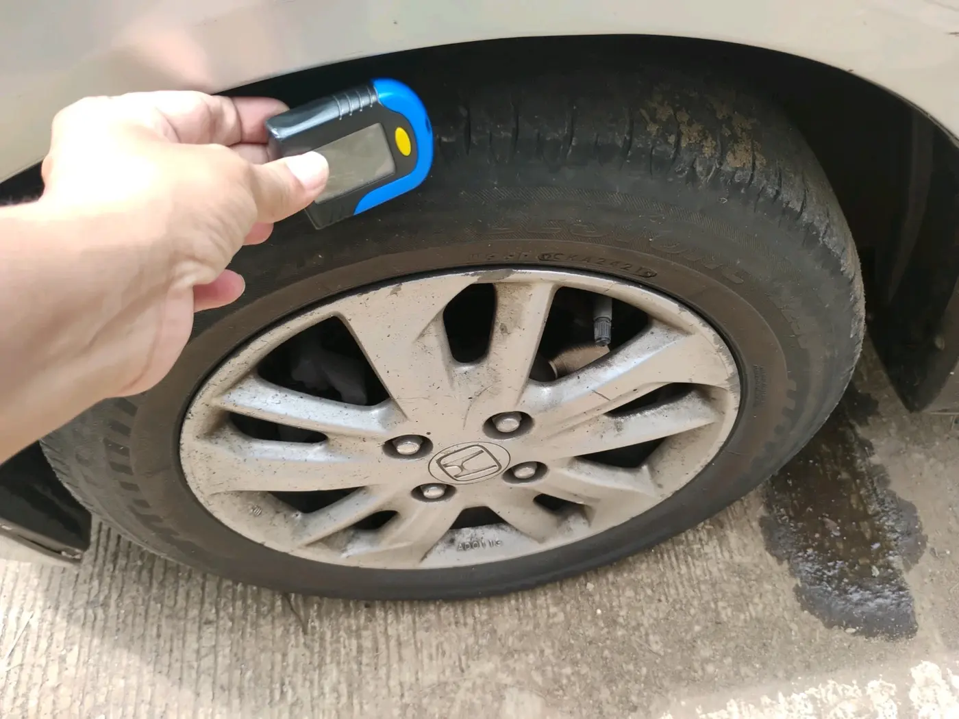 2015 Honda Amaze 1.5L I-DTEC VX, Diesel, Manual, 1,00,429 km, tyre