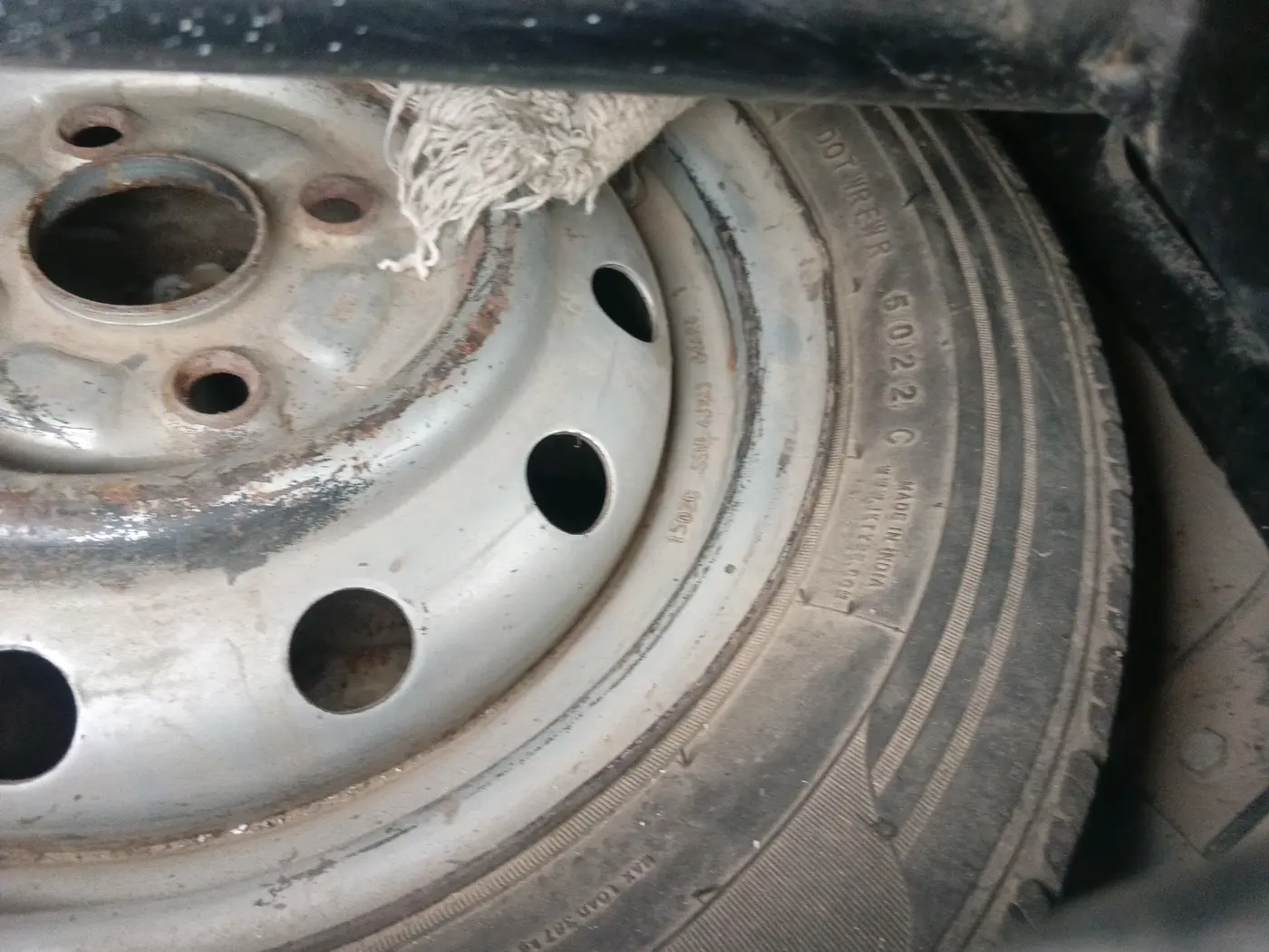 2015 Maruti Wagon R 1.0 LXI CNG, CNG, Manual, 1,28,718 km, tyre