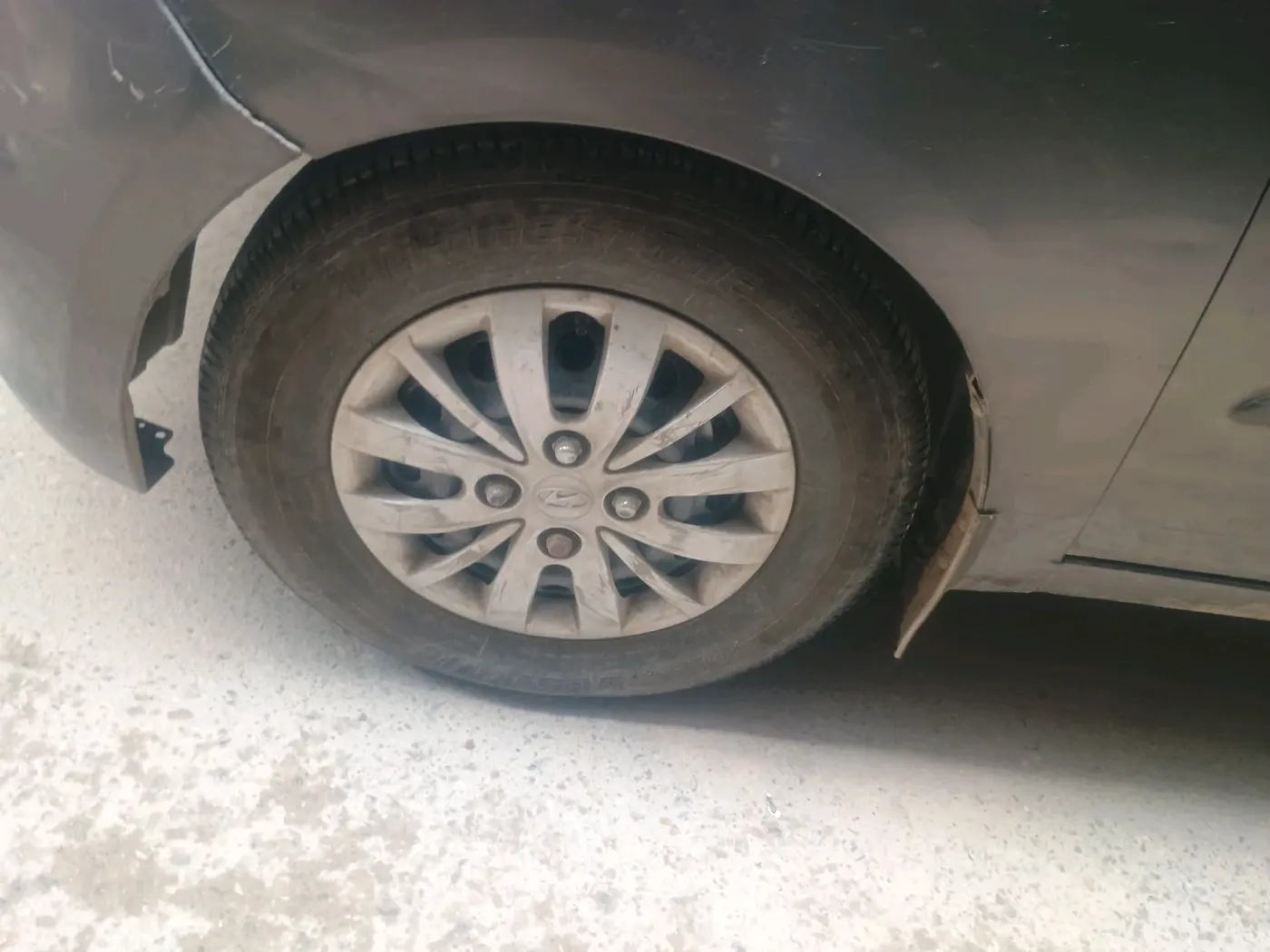 2013 Hyundai i10 MAGNA 1.2, Petrol, Manual, 30,330 km, tyre