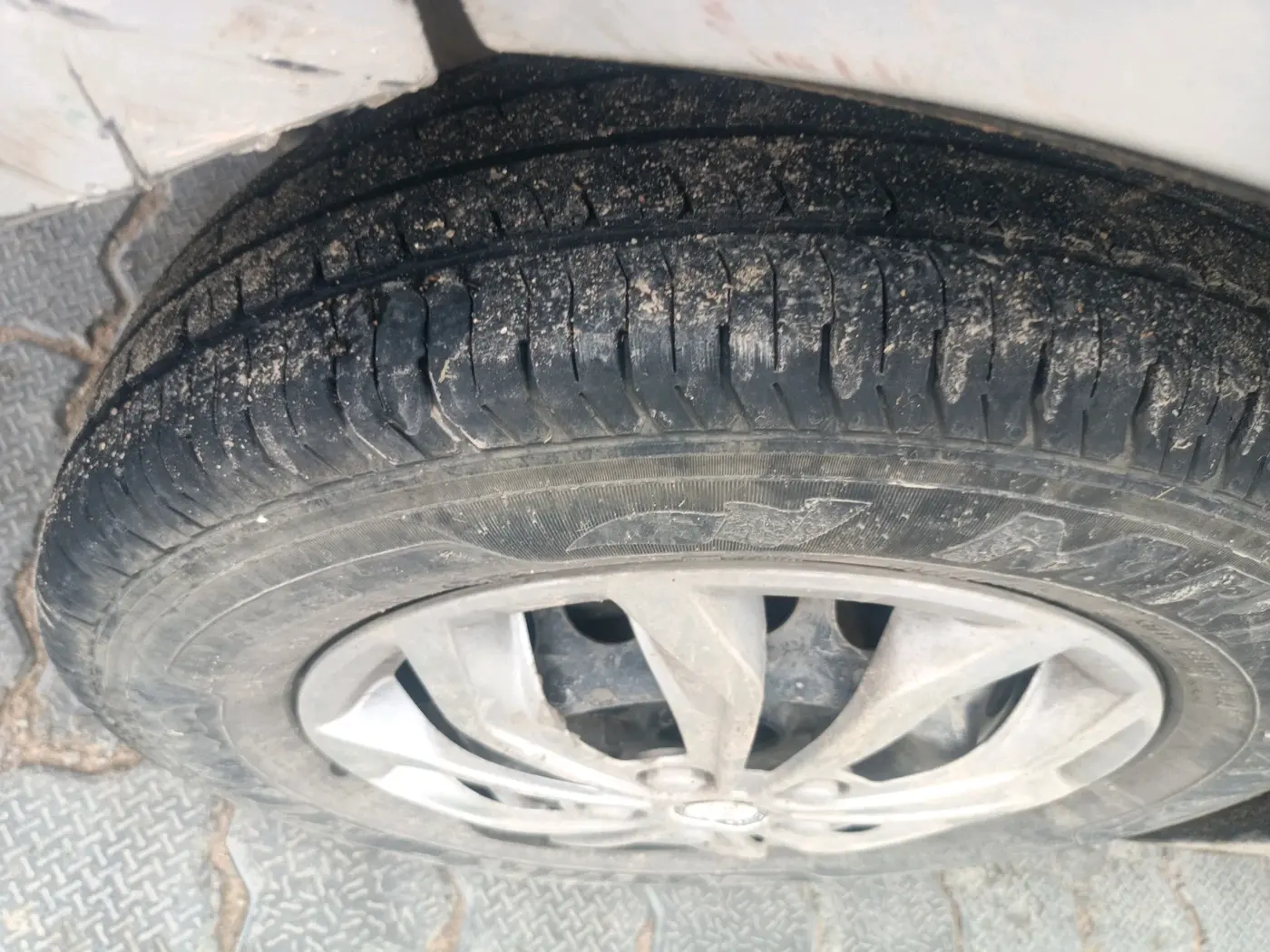 2015 Maruti Alto 800 LXI, Petrol, Manual, 29,730 km, tyre