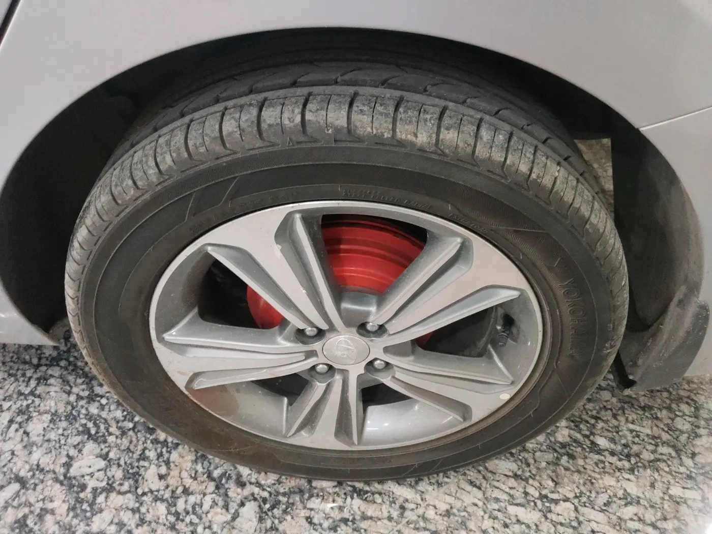 2019 Hyundai Verna 1.6 VTVT SX, Petrol, Manual, 33,530 km, tyre