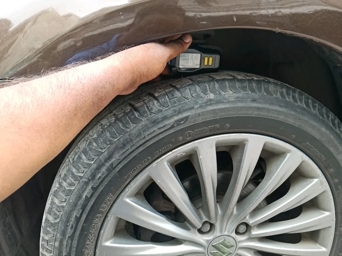 2015 Maruti Ciaz ZXI+ RS, Petrol, Manual, 88,620 km, tyre