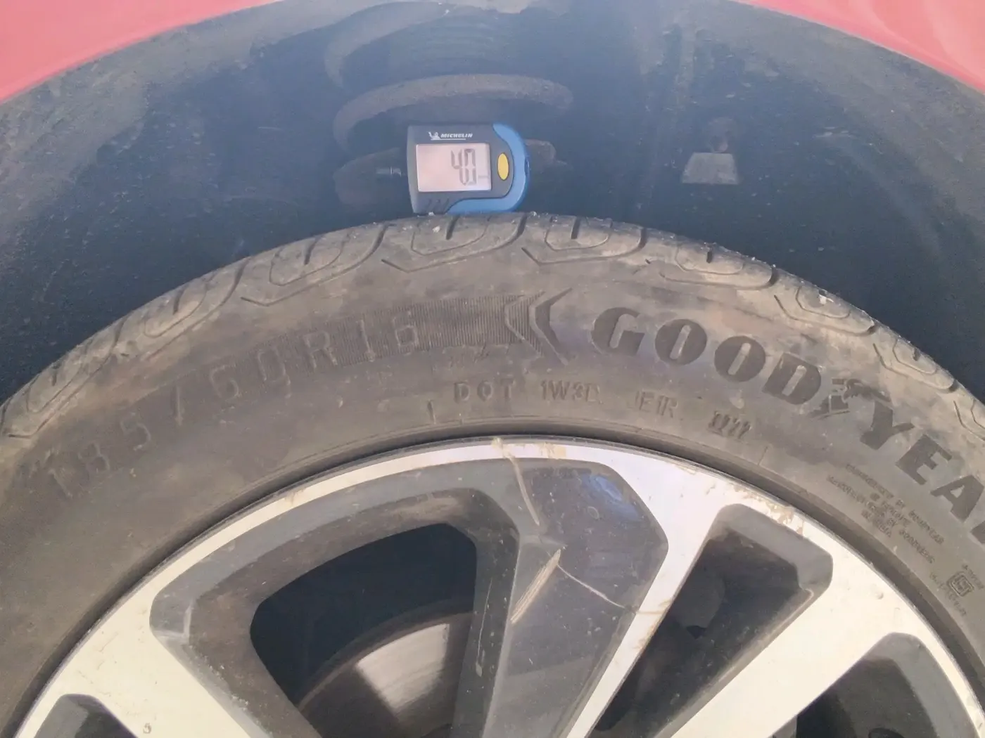 2022 Tata ALTROZ XZA, Petrol, Automatic, 58,558 km, tyre