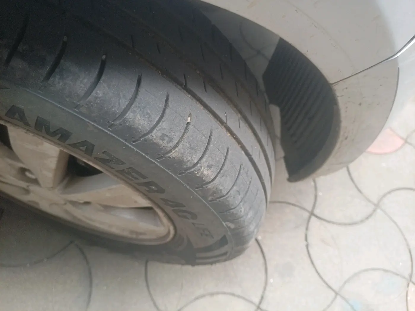2012 Hyundai i20 ASTA 1.2, CNG, Manual, 1,84,381 km, tyre