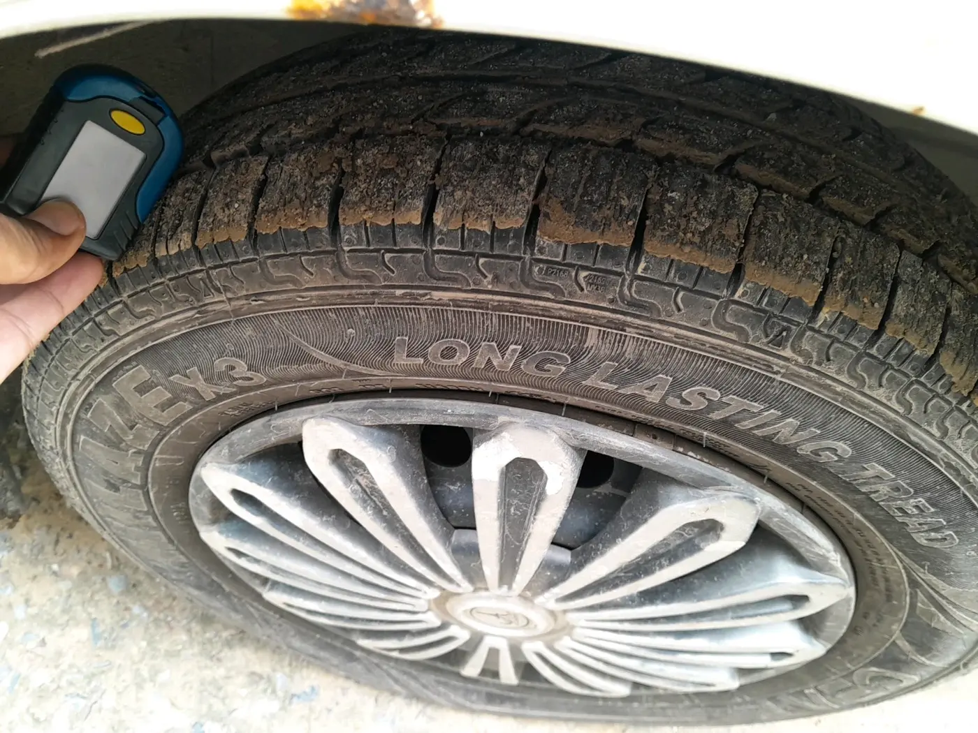 2014 Maruti Wagon R 1.0 LXI CNG, CNG, Manual, 1,16,257 km, tyre