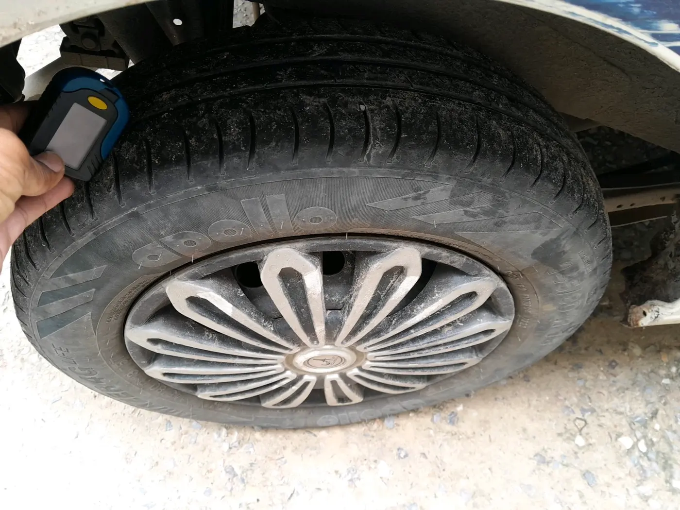 2014 Maruti Wagon R 1.0 LXI CNG, CNG, Manual, 1,16,257 km, tyre