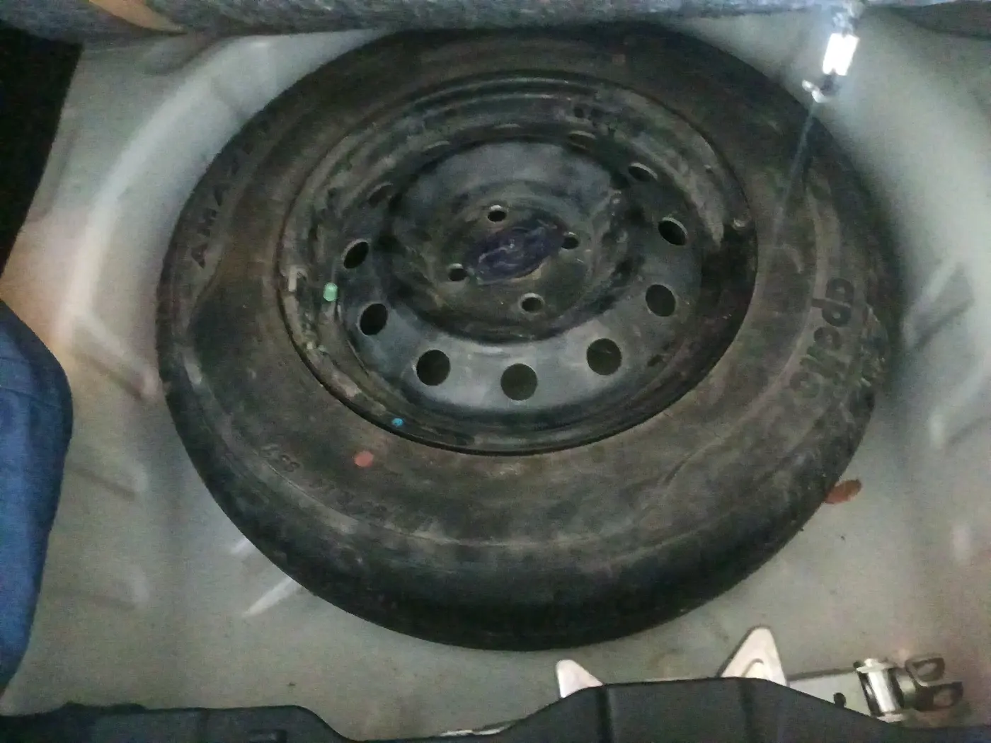 2018 Maruti Dzire VXI AMT, Petrol, Automatic, 39,645 km, tyre