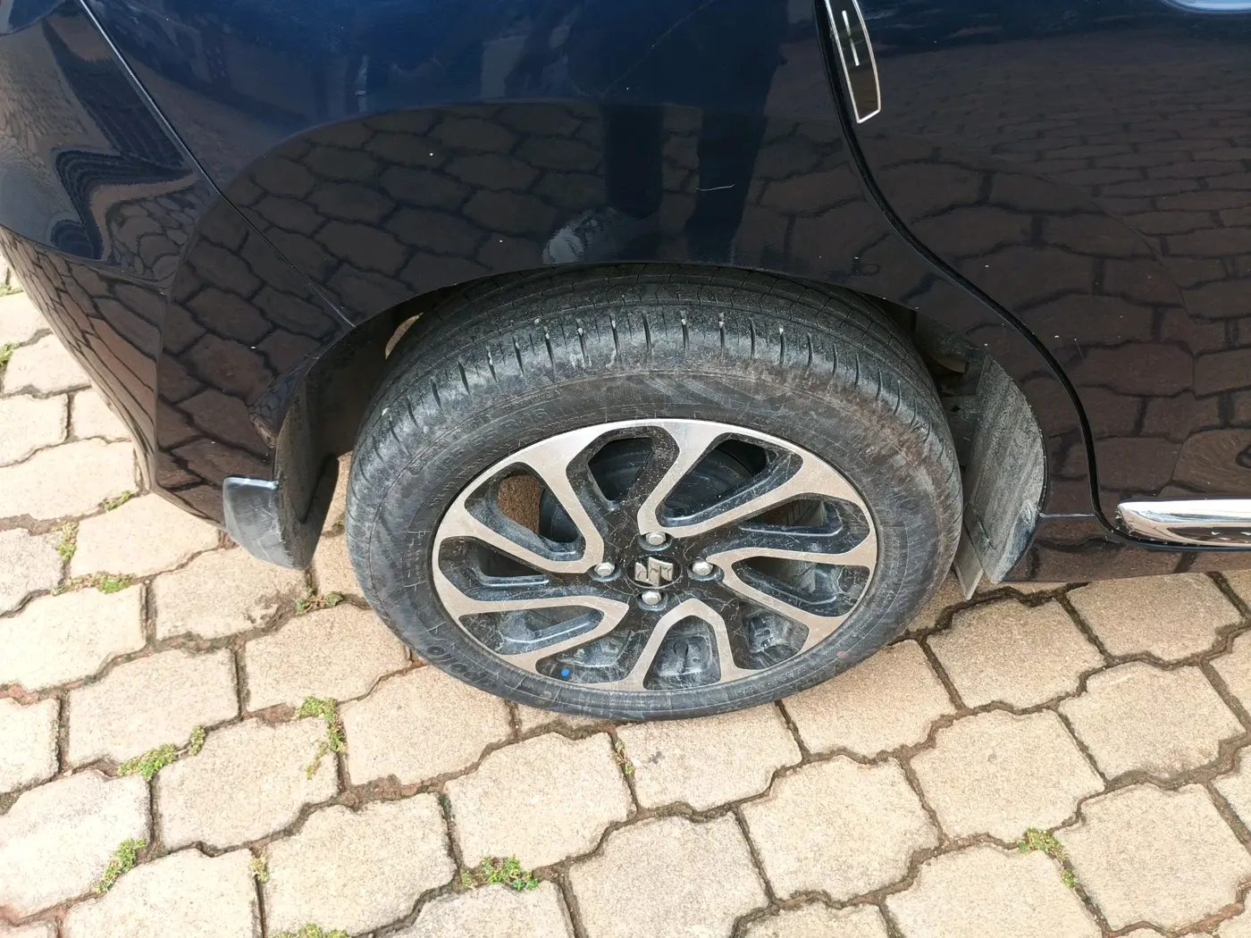 2025 Maruti Baleno ALPHA PETROL 1.2, Petrol, Manual, 7,275 km, tyre