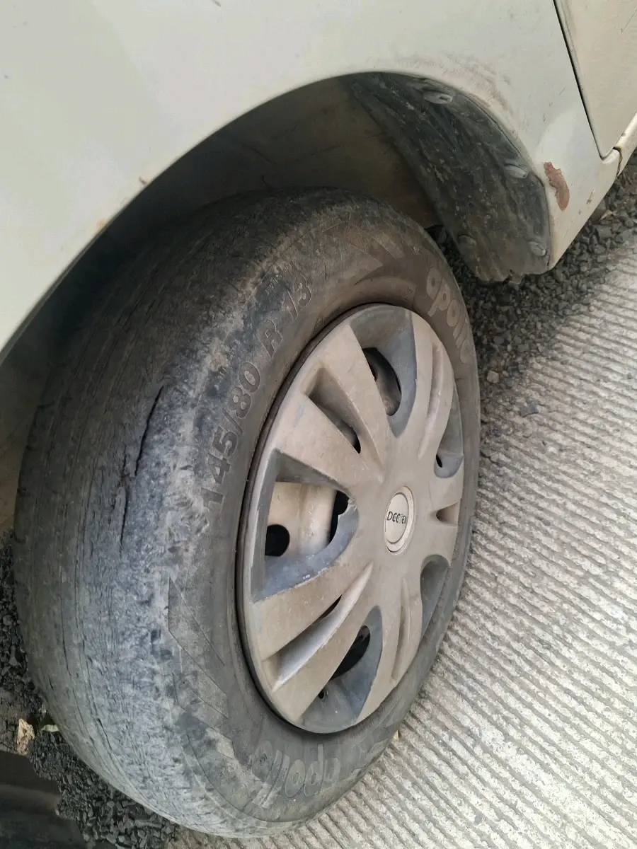 2012 Maruti Wagon R 1.0 LXI, Petrol, Manual, 80,146 km, tyre