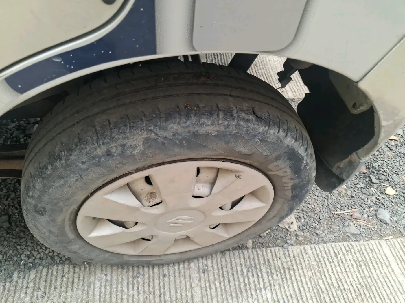 2012 Maruti Wagon R 1.0 LXI, Petrol, Manual, 80,146 km, tyre