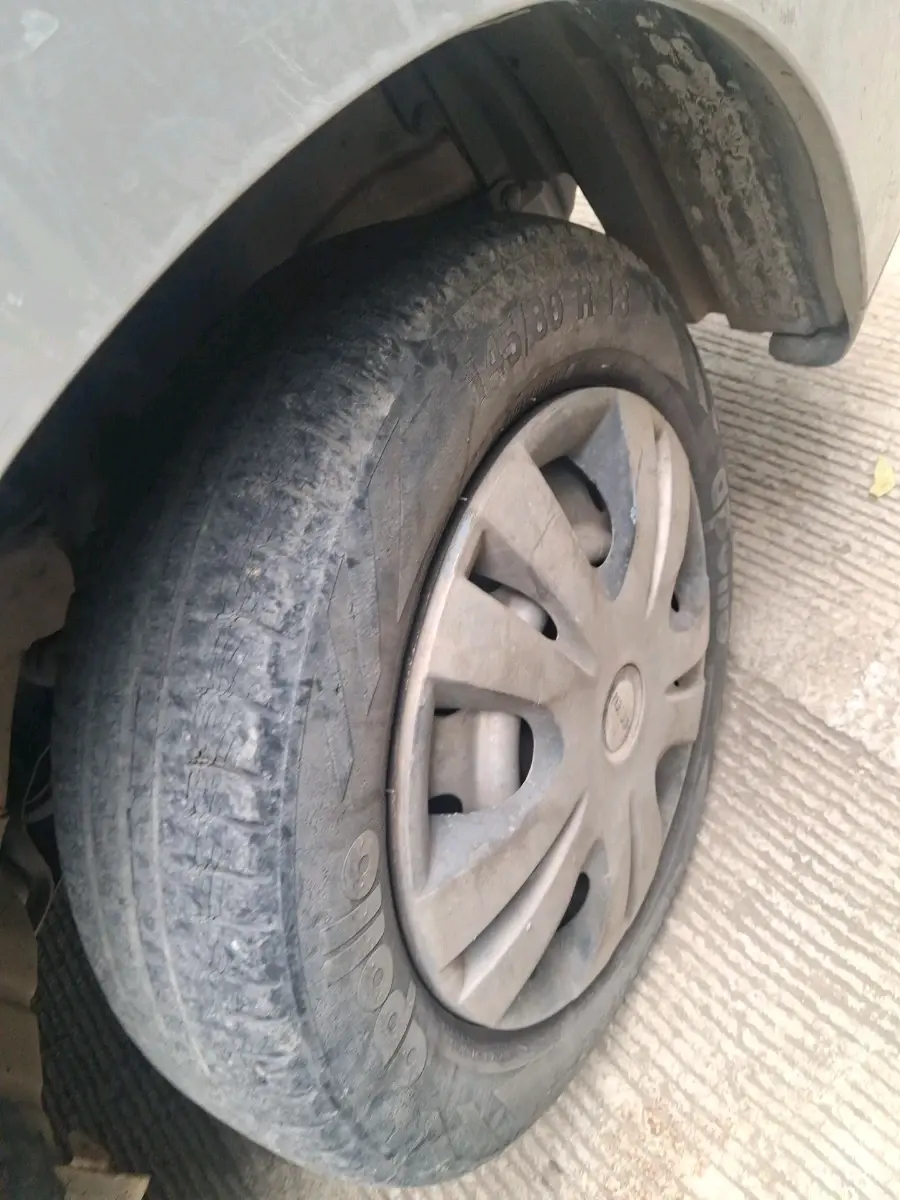 2012 Maruti Wagon R 1.0 LXI, Petrol, Manual, 80,146 km, tyre