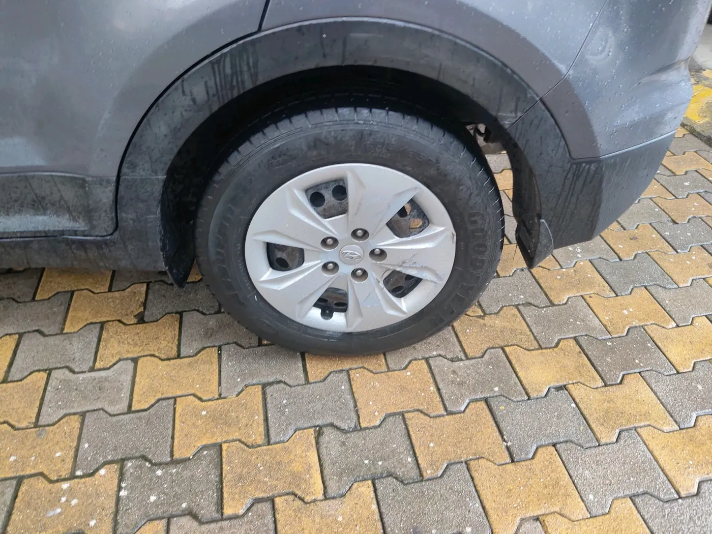 2017 Hyundai Creta E PLUS 1.6 PETROL, Petrol, Manual, 70,967 km, tyre