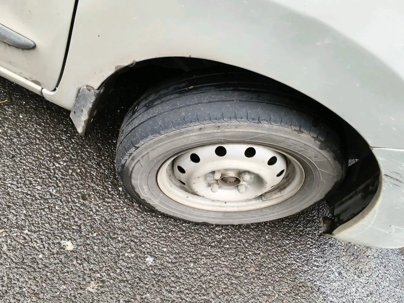 2018 Maruti Wagon R 1.0 LXI CNG, CNG, Manual, 1,66,020 km, tyre