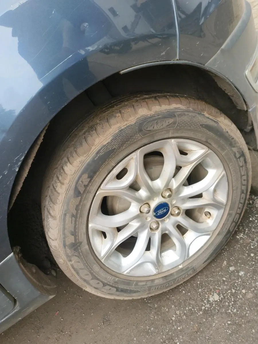 2014 Ford Ecosport TITANIUM 1.5L DIESEL, Diesel, Manual, 1,04,286 km, tyre