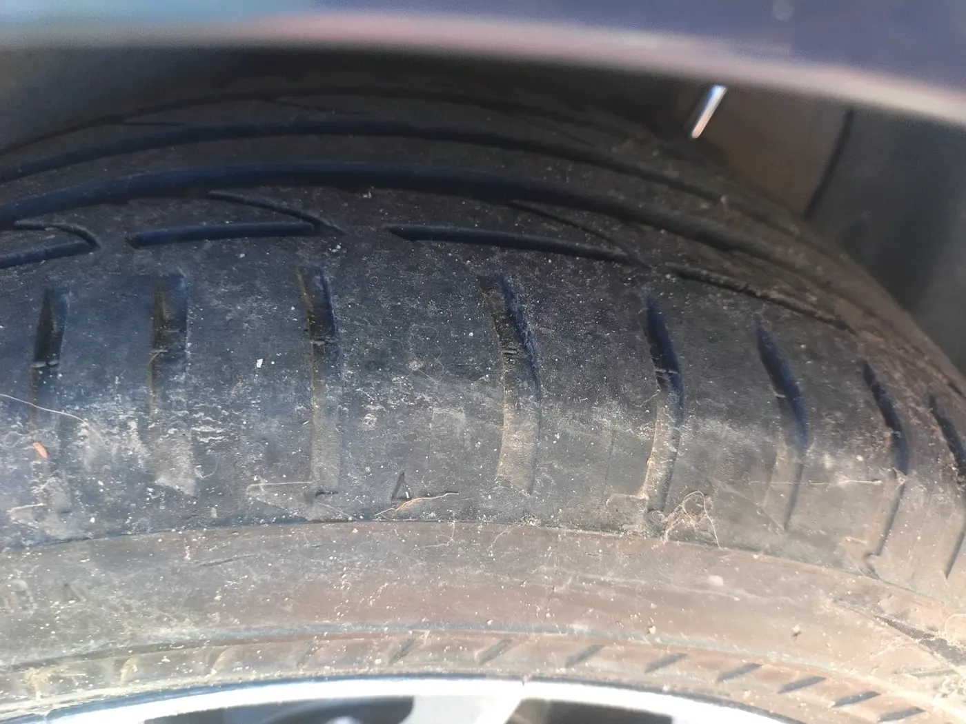 2011 BMW 3 Series 320i, Petrol, Automatic, 1 km, tyre