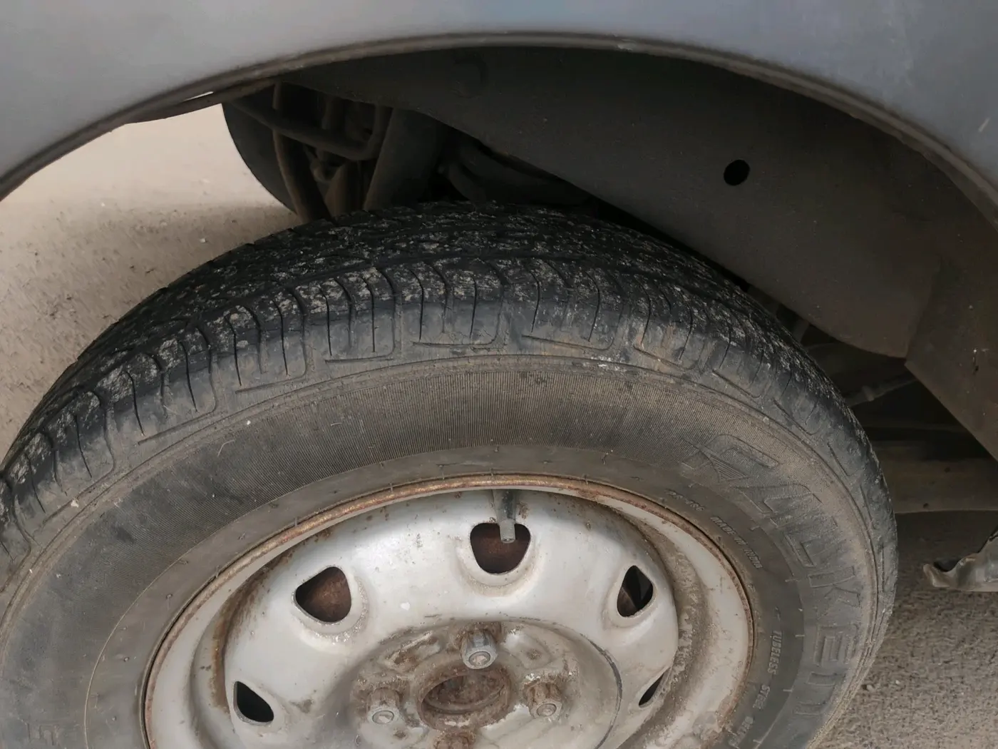 2012 Maruti Eeco 7 STR, Petrol, Manual, 94,703 km, tyre