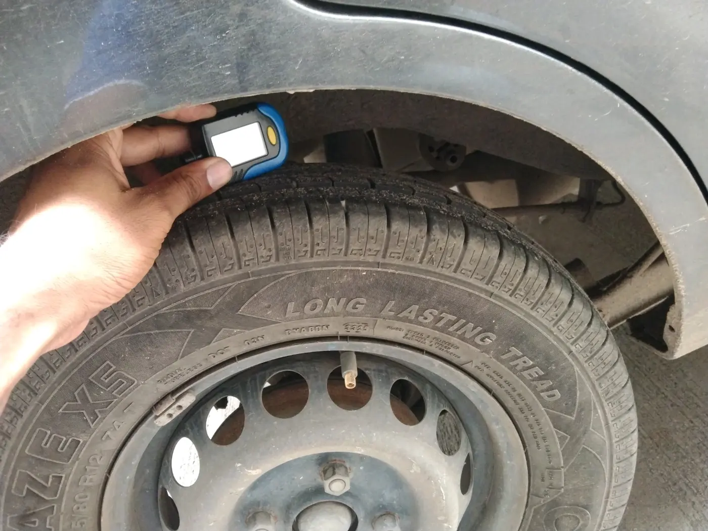 2017 Maruti Alto 800 VXI, CNG, Manual, 1,65,601 km, tyre