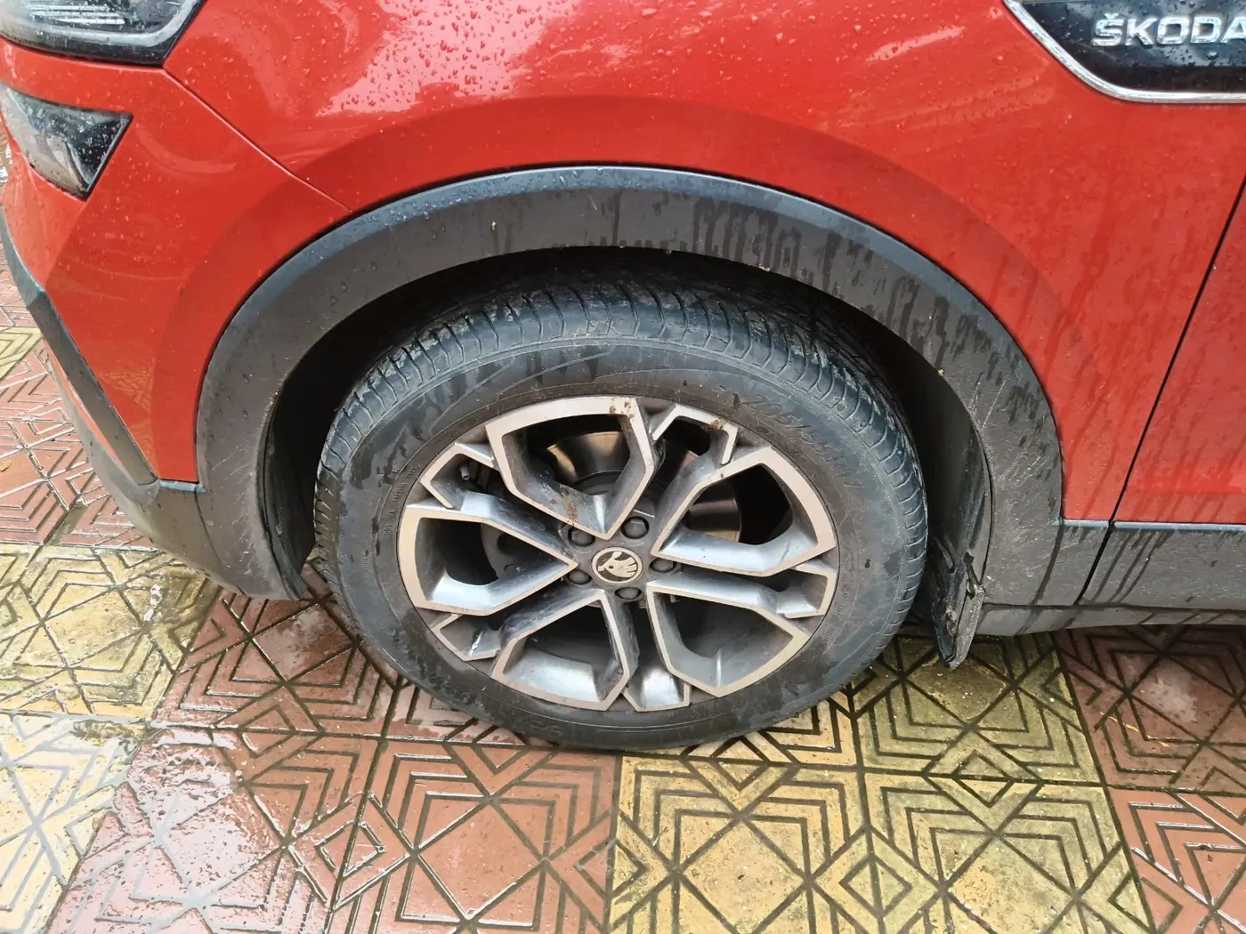 2022 Skoda KUSHAQ STYLE 1.0L TSI AT (6 AIRBAGS), Petrol, Automatic, 46,324 km, tyre