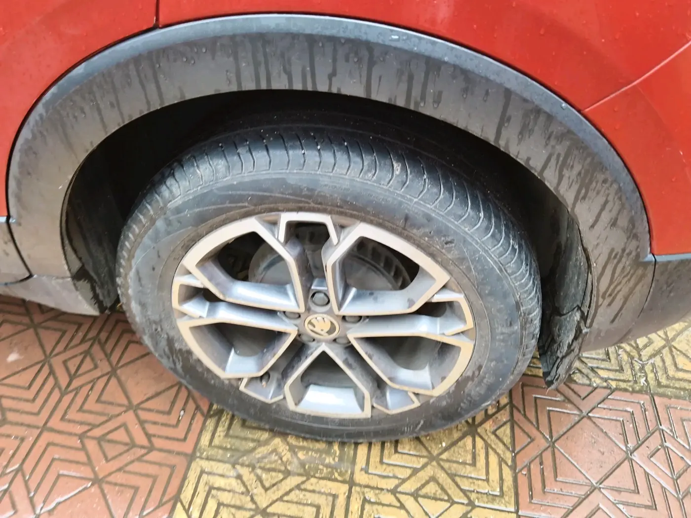 2022 Skoda KUSHAQ STYLE 1.0L TSI AT (6 AIRBAGS), Petrol, Automatic, 46,324 km, tyre