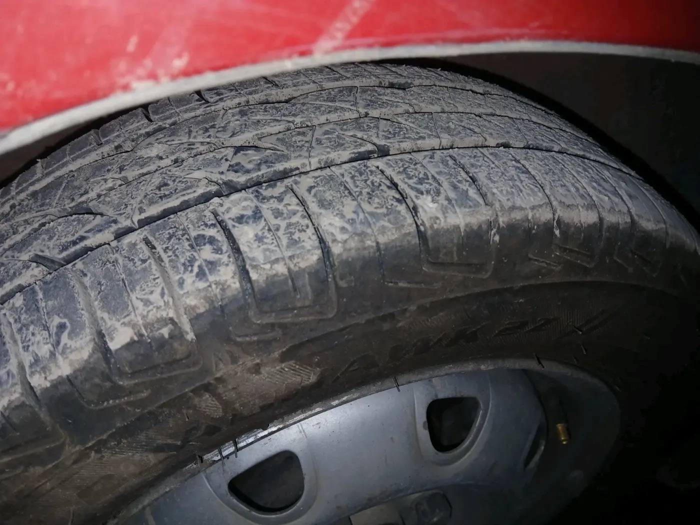 2011 Maruti Zen Estilo LXI, Petrol, Manual, 90,000 km, tyre