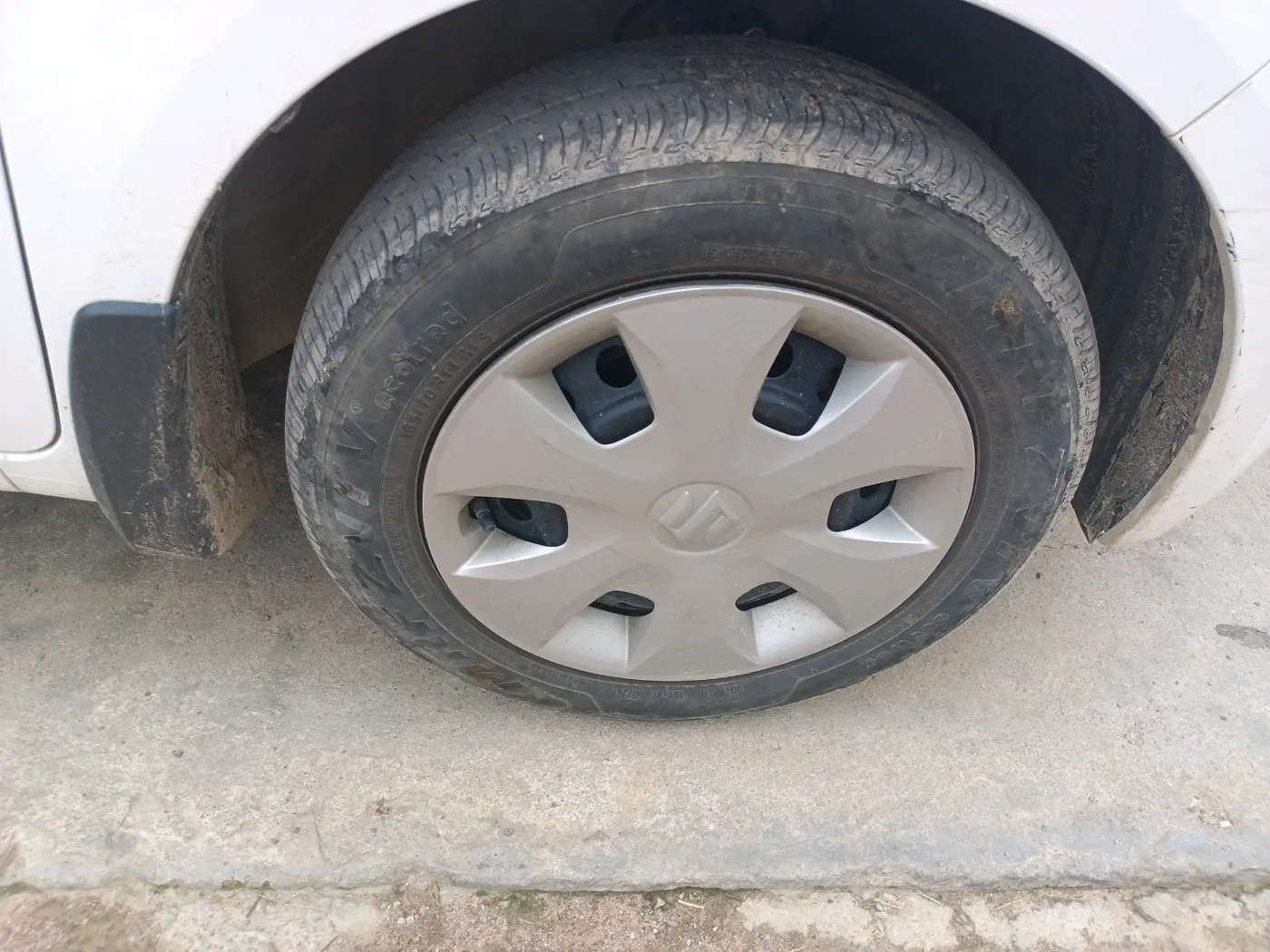 2025 Maruti New Wagon-R VXI CNG 1.0, CNG, Manual, 20,940 km, tyre