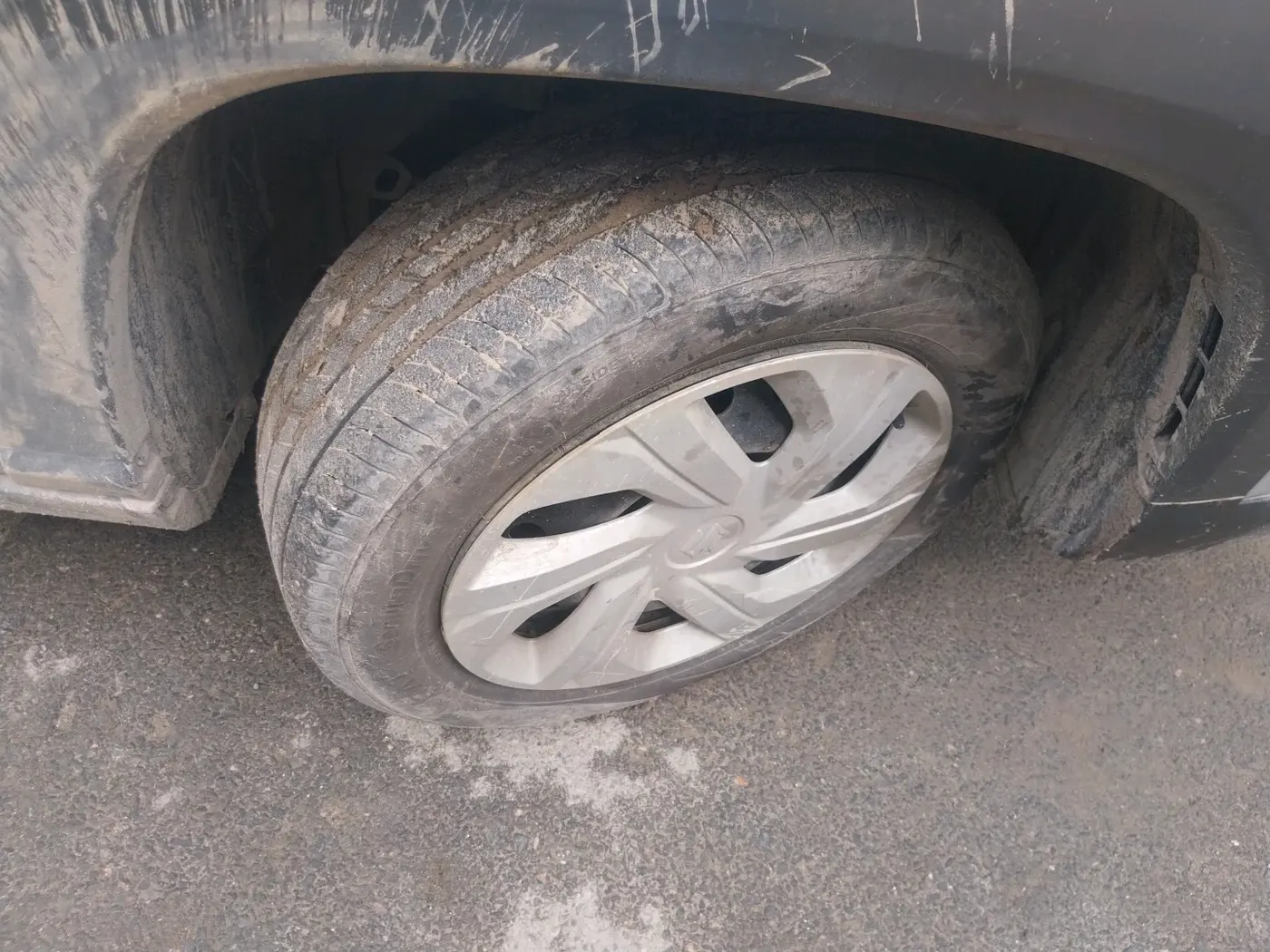 2025 Maruti Victoris Lxi 1.5 CNG MT, CNG, Manual, 14,762 km, tyre