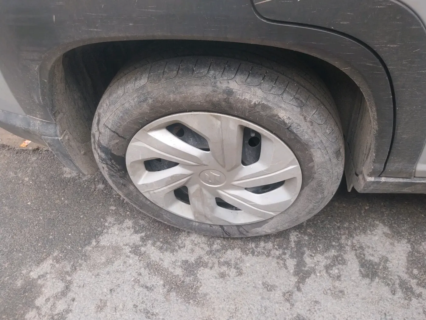2025 Maruti Victoris Lxi 1.5 CNG MT, CNG, Manual, 14,762 km, tyre