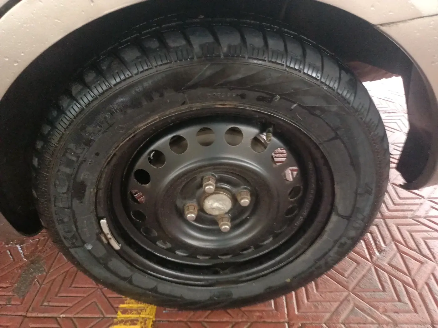2012 Nissan Sunny XV DIESEL, Diesel, Manual, 2,29,509 km, tyre