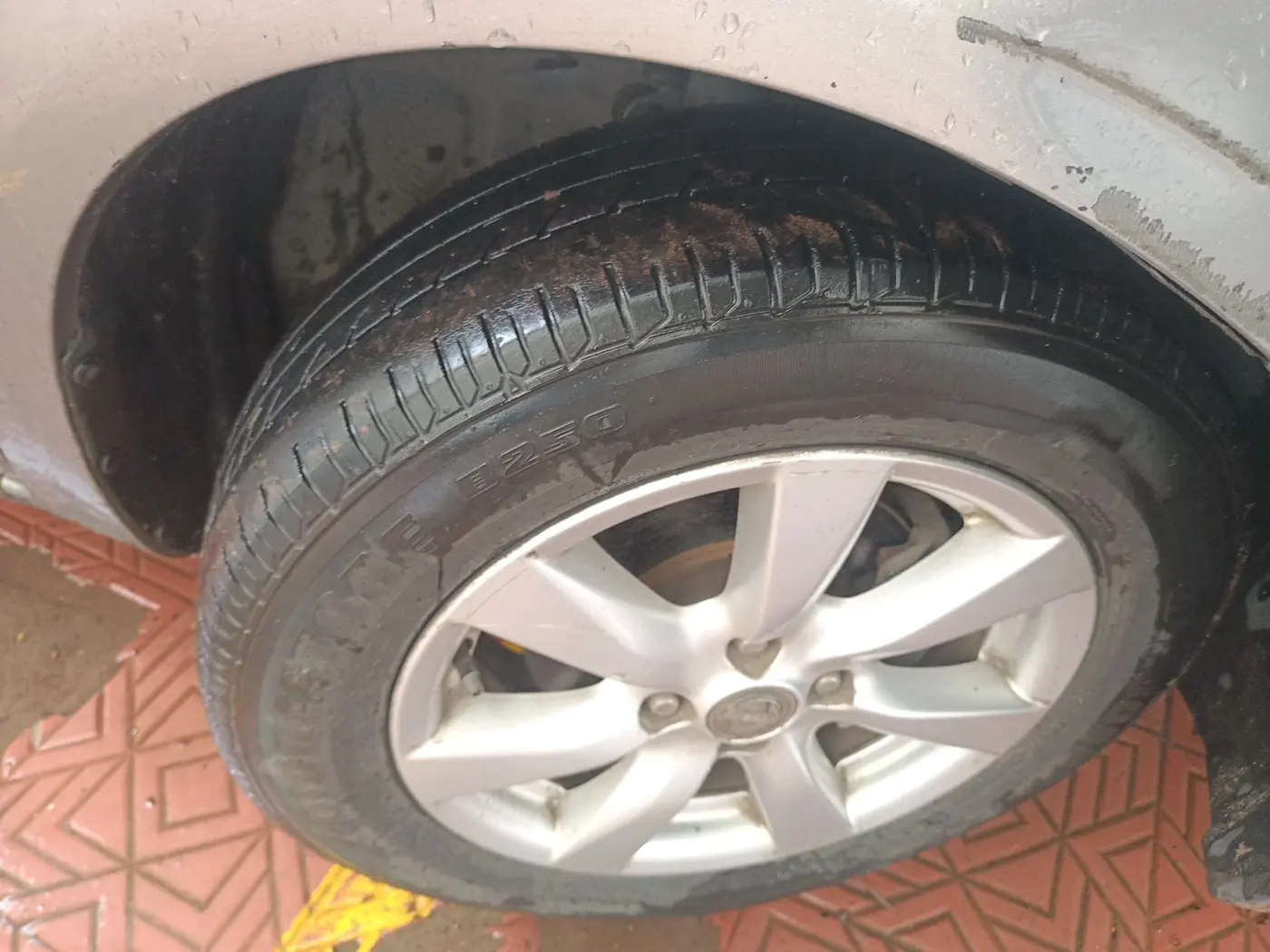2012 Nissan Sunny XV DIESEL, Diesel, Manual, 2,29,509 km, tyre