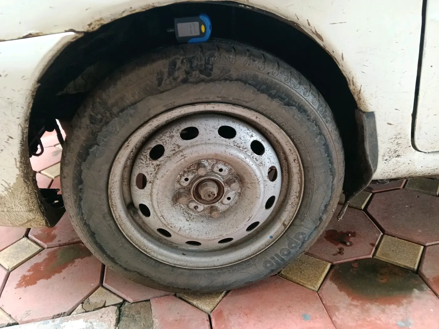 2012 Tata Indigo ECS LX CR4, Diesel, Manual, 2,10,295 km, tyre
