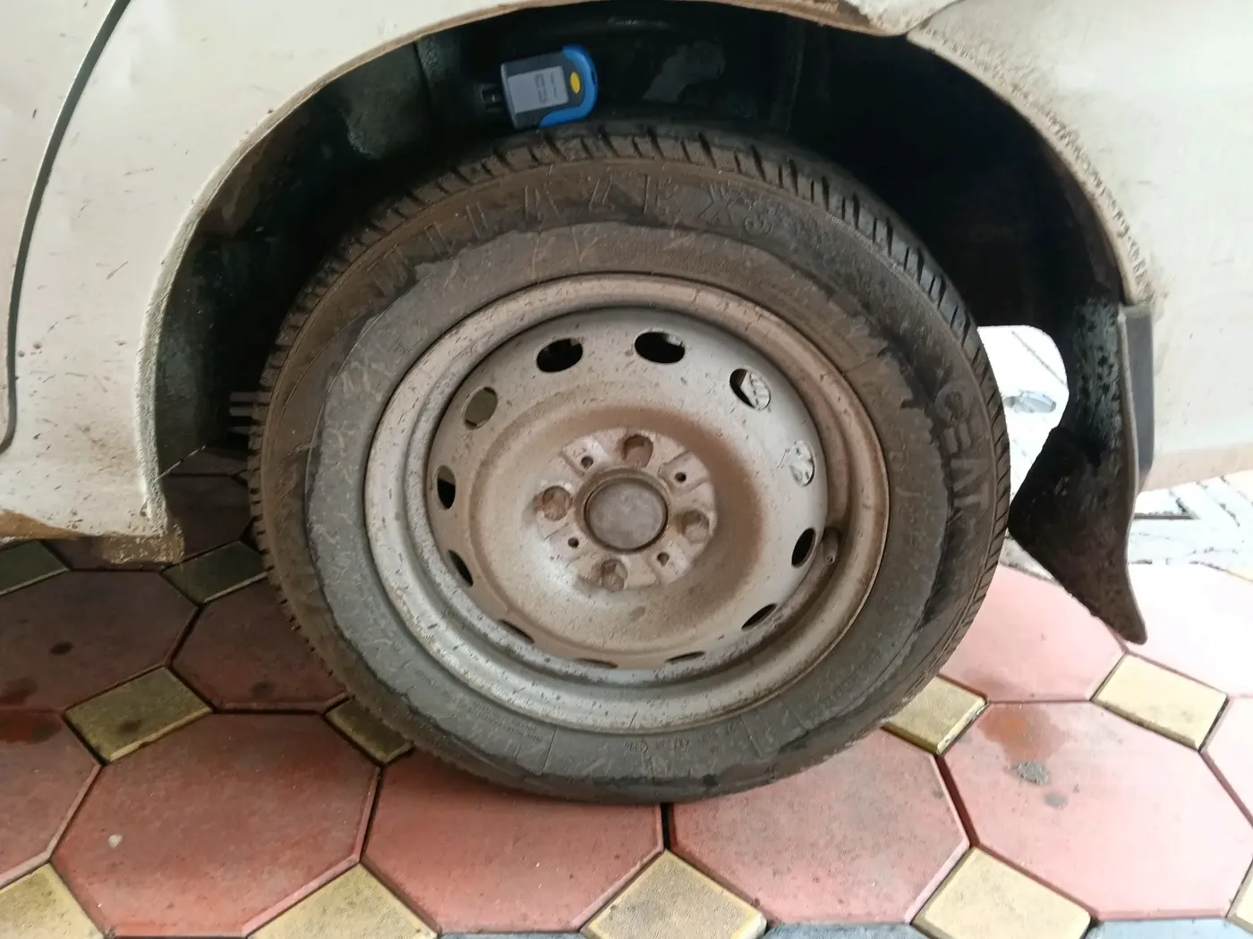 2012 Tata Indigo ECS LX CR4, Diesel, Manual, 2,10,295 km, tyre