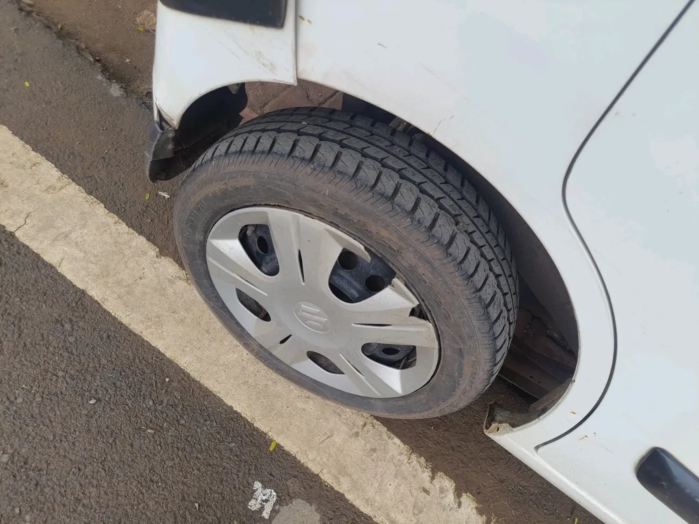 2018 Maruti Wagon R 1.0 VXI AMT, Petrol, Automatic, 87,847 km, tyre