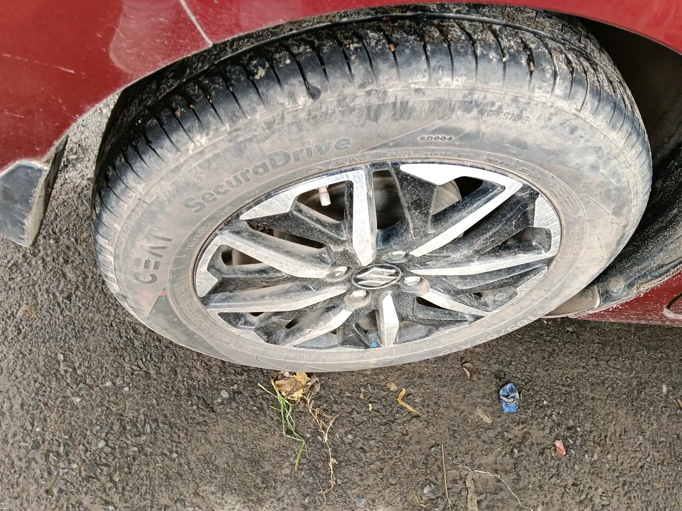 2025 Maruti Dzire ZXi Plus AMT, Petrol, Automatic, 12,186 km, tyre