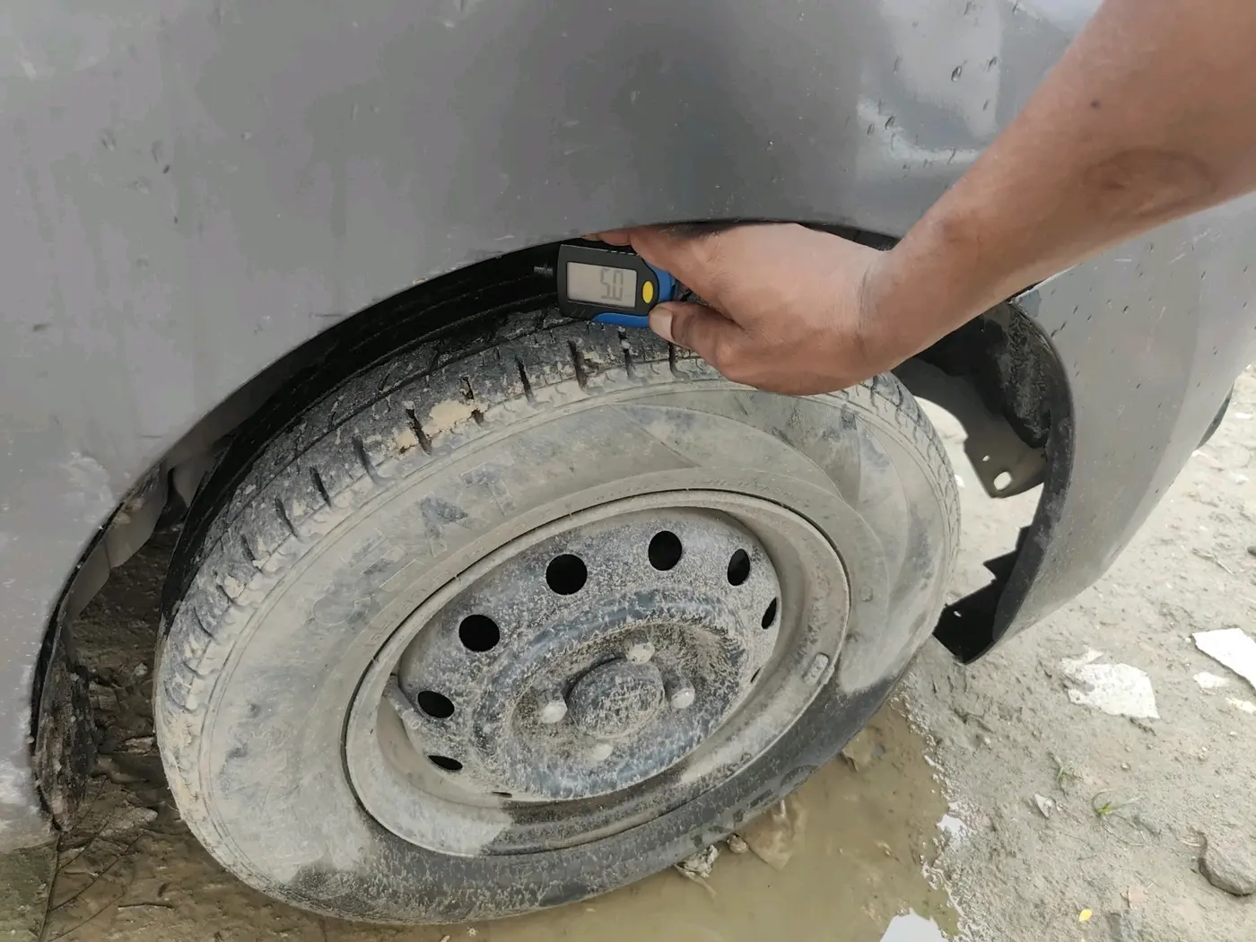 2012 Maruti Wagon R 1.0 LXI CNG, CNG, Manual, 1,27,872 km, tyre