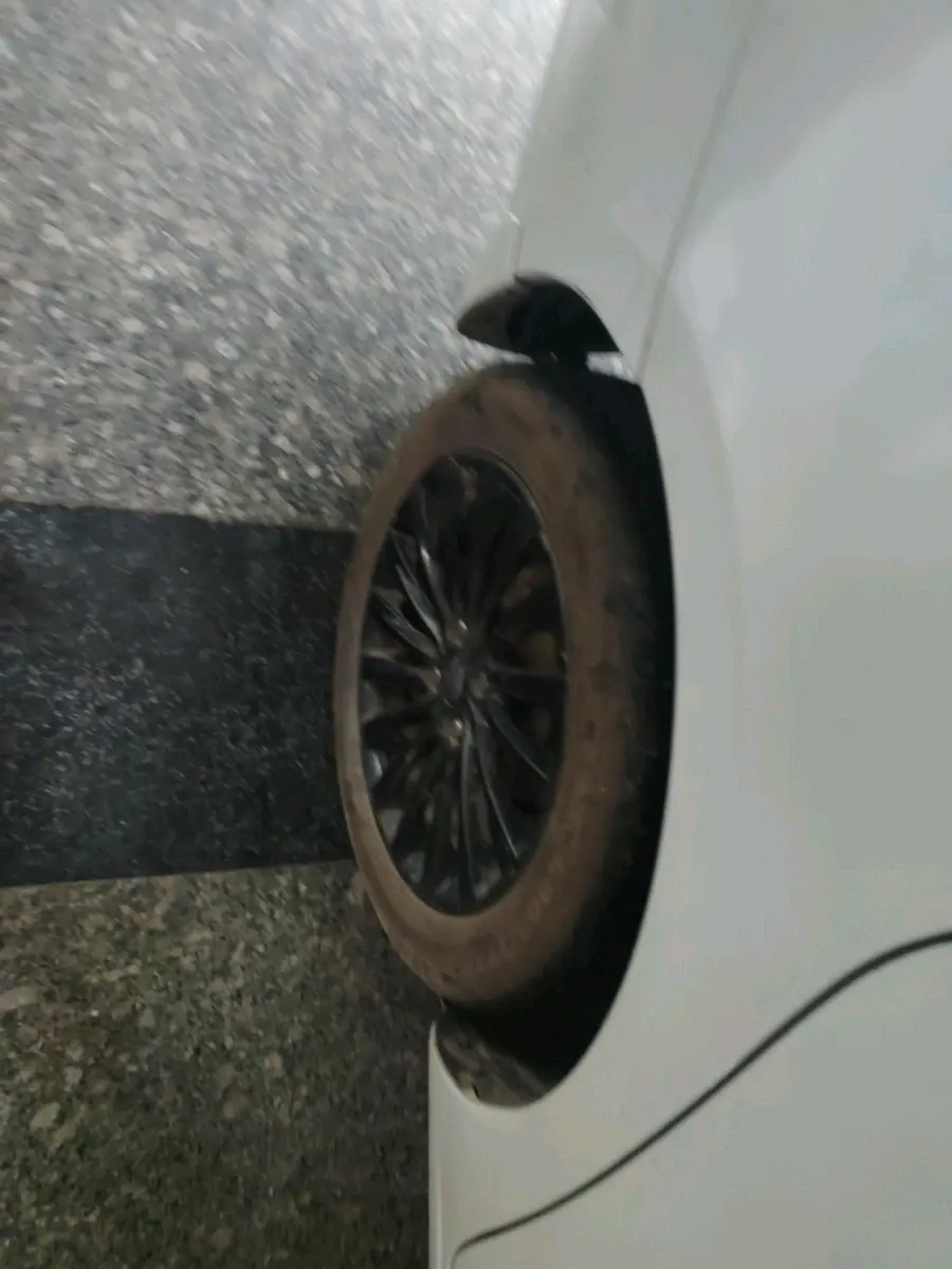 2021 Maruti Ciaz ALPHA  AT 1.5 SHVS PETROL, Petrol, Automatic, 1,13,730 km, tyre