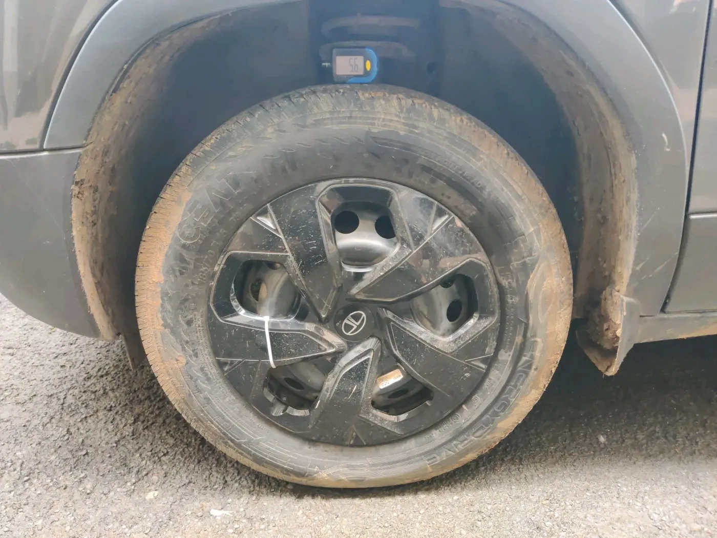2024 Tata PUNCH ADVENTURE RHYTHM CNG, CNG, Manual, 4,311 km, tyre