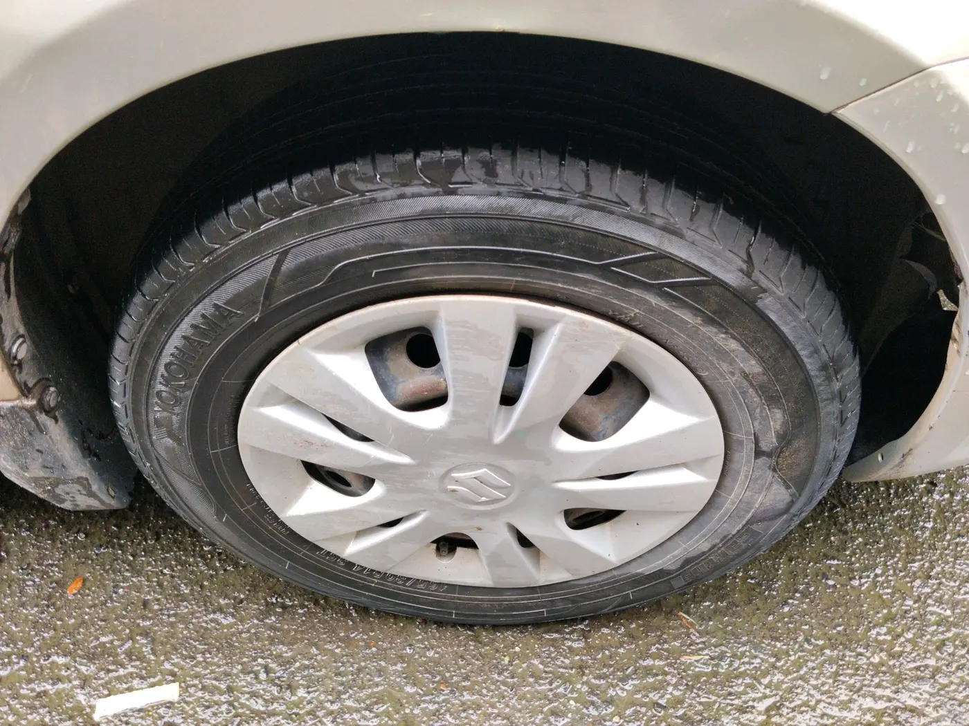 2014 Maruti Swift Dzire VXI, CNG, Manual, 1,28,419 km, tyre