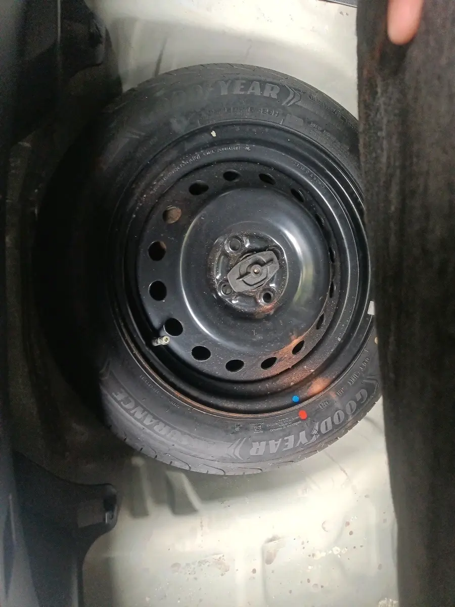 2023 Maruti FRONX DELTA PLUS 1.2L AGS, Petrol, Automatic, 13,566 km, tyre