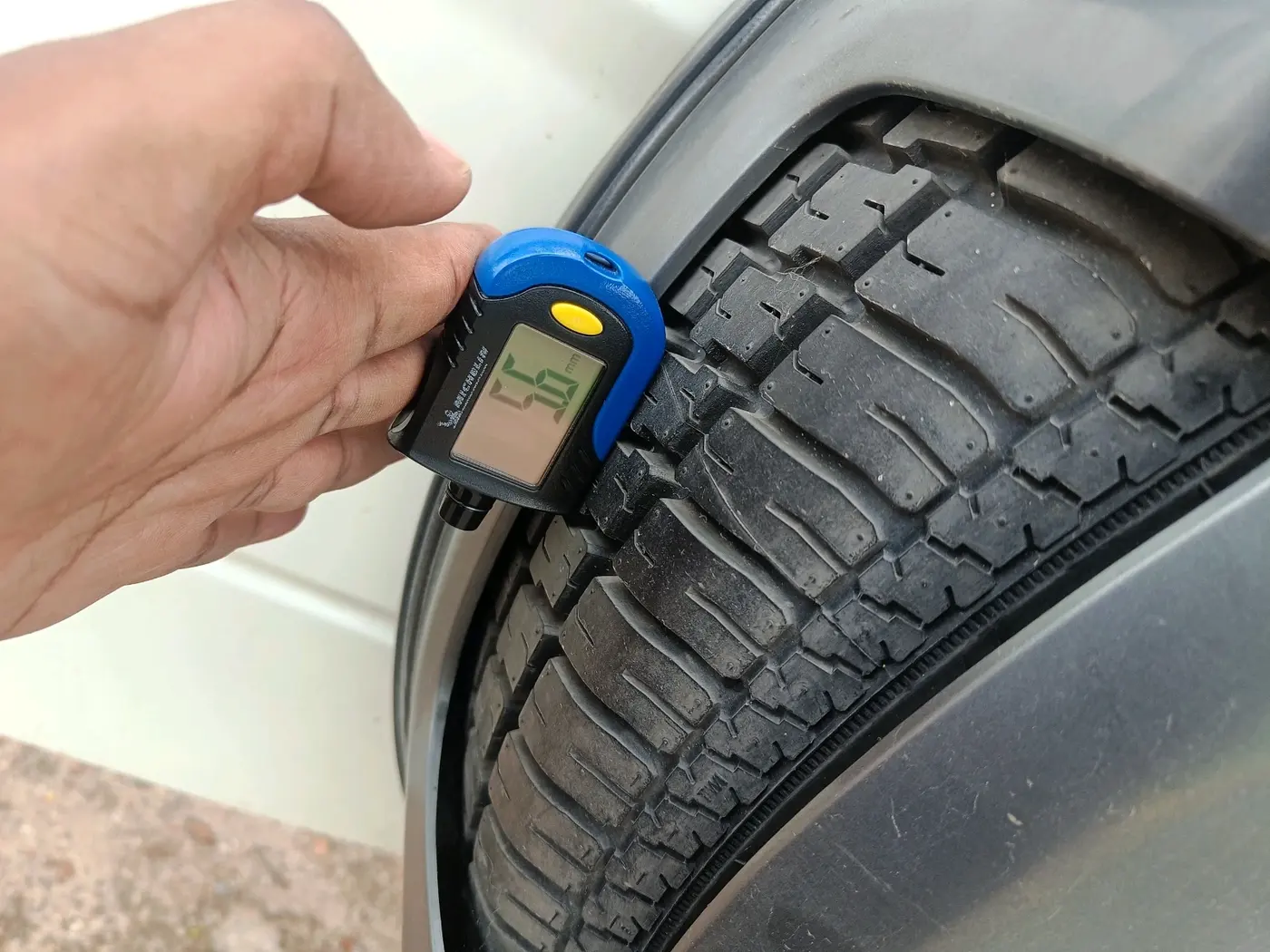 2018 Mahindra TUV300 T10, Diesel, Manual, 1,55,280 km, tyre