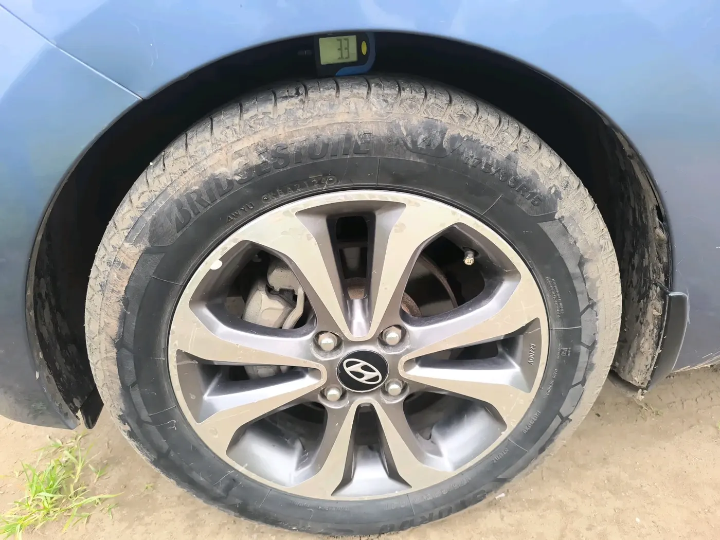 2015 Hyundai Xcent SX 1.2 (O), Petrol, Manual, 1,00,466 km, tyre