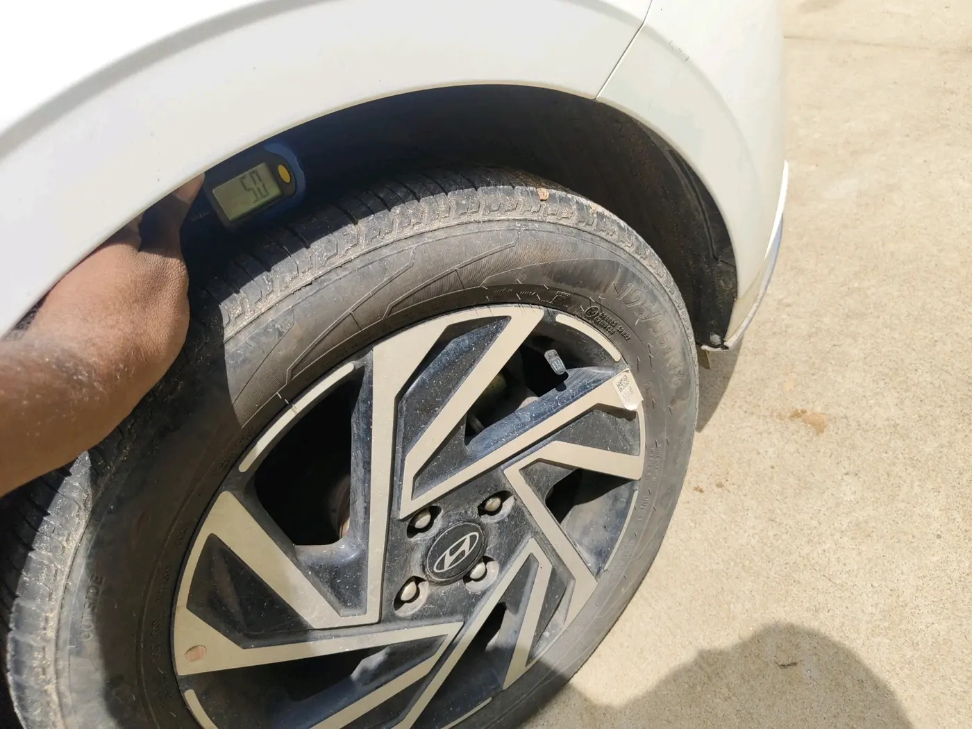 2023 Hyundai NEW I20 ASTA (O) 1.2 MT, Petrol, Manual, 20,167 km, tyre