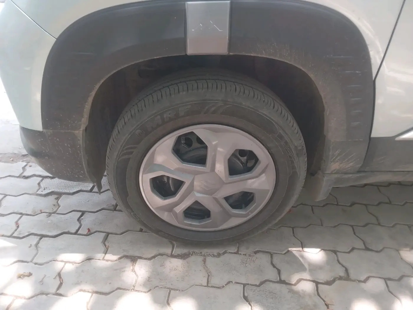 2025 Maruti BREZZA VXI, Petrol, Manual, 4,235 km, tyre